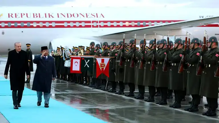 Erdoğan, Endonezya Lideri Subianto'yu Karşıladı